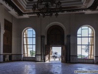 entrance hall of saddam hussein´s palace